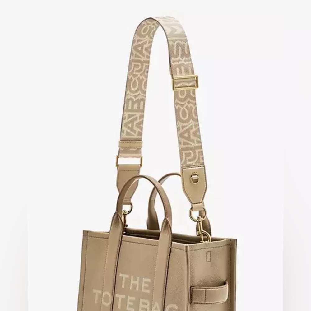 Marc Jacobs THE MONOGRAM UTILITY
WEBBING STRAP NWT - Picture 2 of 3